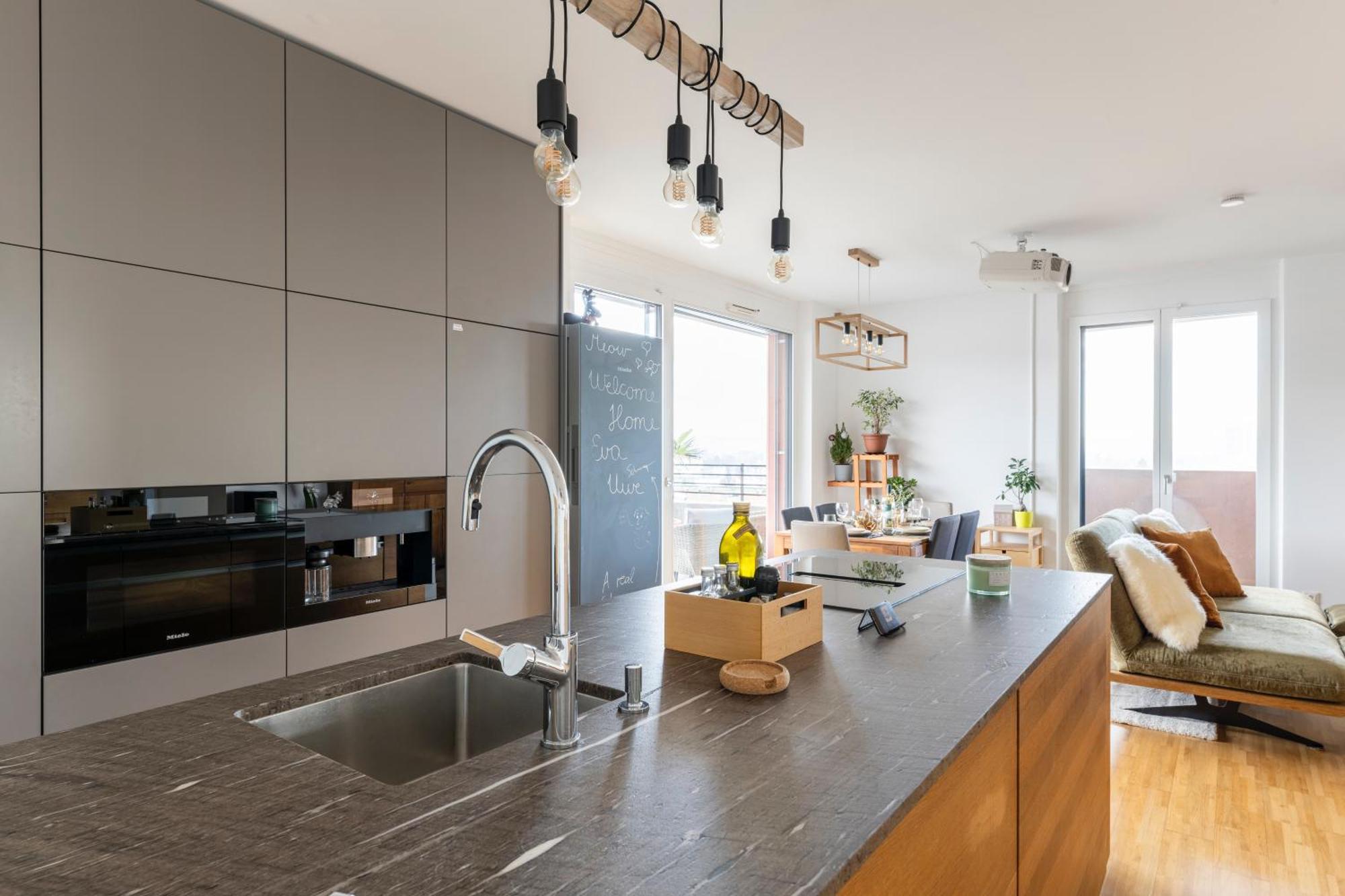 Edler Wohnraum Panoramablick 3 Sz Boxspringbetten, E-Ladestation, Kaffeevollautomat, Klima, Lift, Terrasse & 2Xtg グラーツ エクステリア 写真